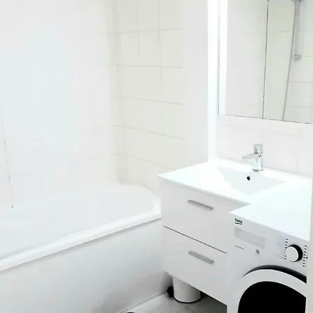 Modern 1 Bed Flat - Near Arc De Triomphe & Champs Elysees *