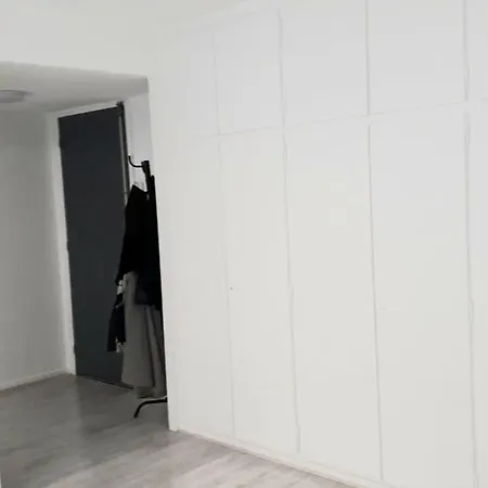 Modern 1 Bed Flat - Near Arc De Triomphe & Champs Elysees Paris