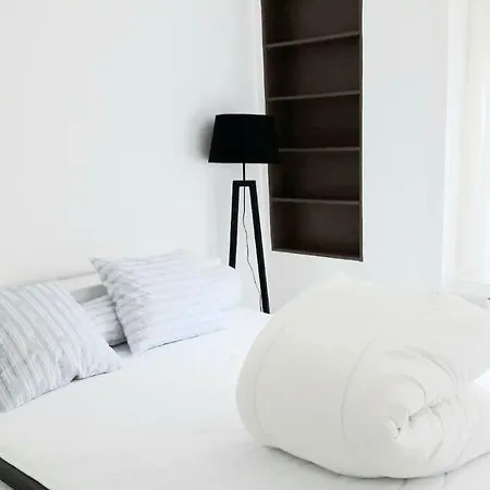 Modern 1 Bed Flat - Near Arc De Triomphe & Champs Elysees * פריז